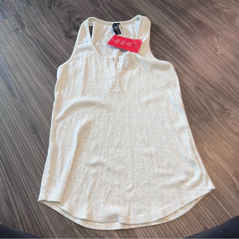 Tank Bobi NWT